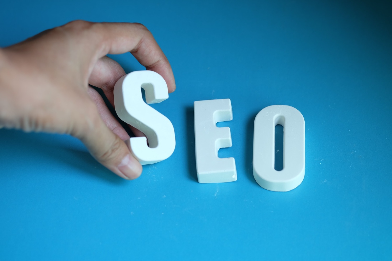topical authority SEO concept with content clusters